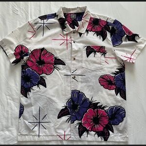 Loser Machine Company LMC Men’s Button Up Shirt Size XL Short Sleeve Floral